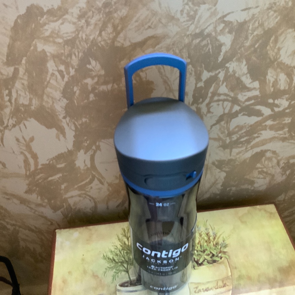 CONTIGO Jackson 24 oz Water Bottle Autopop Lid BPA Free